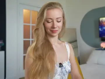 GloriaEvans – webcam model profile photo Image 2