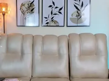 EmiliaCatalina – webcam model profile photo Image 2