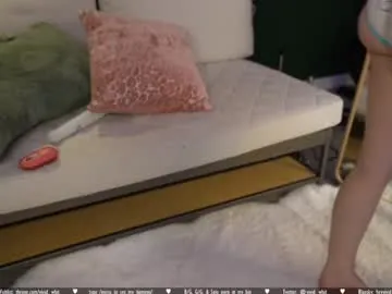 stussy3325 – webcam model profile photo Image 6