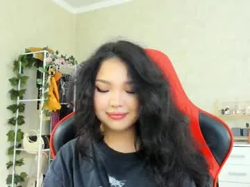 EmaSalis – webcam model profile photo Image 12