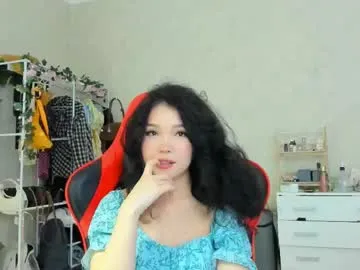 EmaSalis – webcam model profile photo Image 13