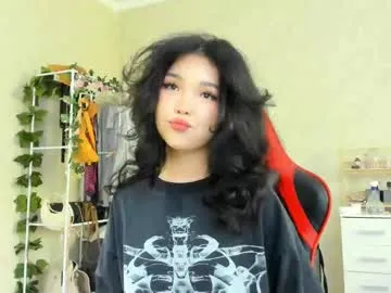 EmaSalis – webcam model profile photo Image 9