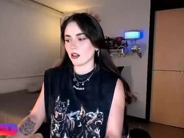 Nicoleevien – webcam model profile photo Image 9