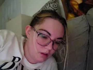 Nicoleevien – webcam model profile photo Image 3