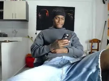 denobluora – webcam model profile photo Image 7