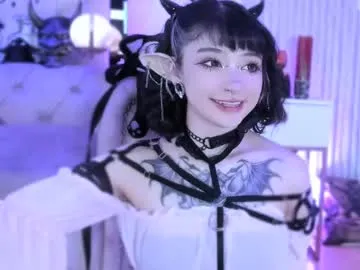 _Alicee_1 – webcam model profile photo Image 15