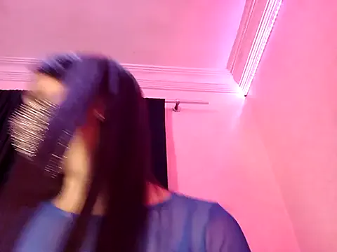 MissLMrJ – webcam model profile photo Image 4