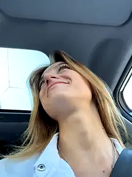 LaureMestler – webcam model profile photo Image 10