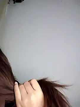 _Alicee_1 – webcam model profile photo Image 4