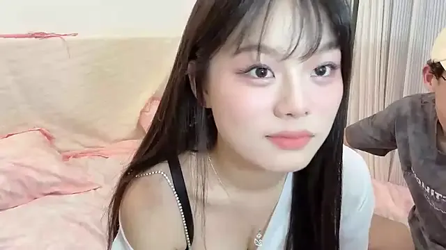 nide_xiaogou – webcam model profile photo Image 2