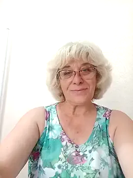 52MiaLove02 – webcam model profile photo