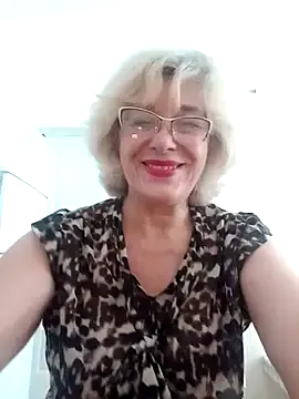 shine_chanel – webcam model profile photo Image 6