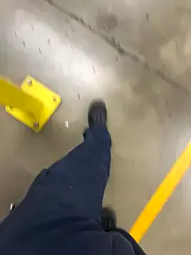 mon1_day – webcam model profile photo Image 8