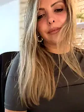 milla_bella – webcam model profile photo Image 10