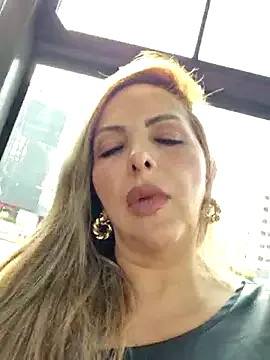 milla_bella – webcam model profile photo Image 2