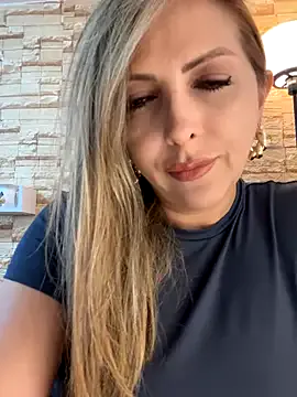 milla_bella – webcam model profile photo Image 5