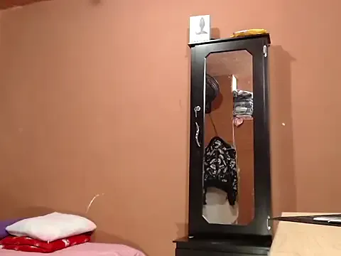 miko_nyan – webcam model profile photo Image 4