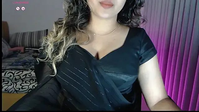 JayJayPink – webcam model profile photo Image 10