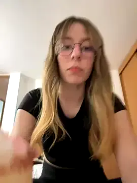 horny_tenager – webcam model profile photo Image 13