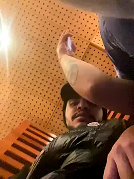 crazy_gerls – webcam model profile photo Image 15