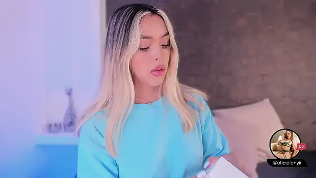 Aurora_-77 – webcam model profile photo Image 17