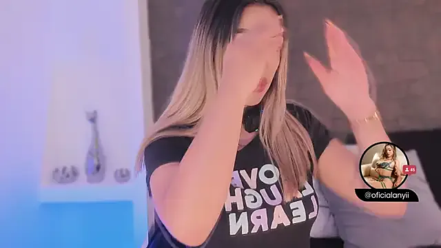 Aurora_-77 – webcam model profile photo Image 2