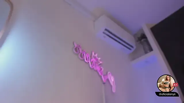 Aurora_-77 – webcam model profile photo Image 8