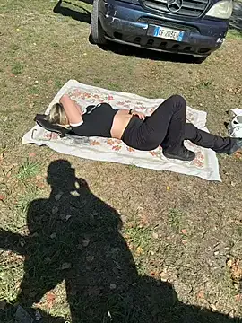 EmaSalis – webcam model profile photo Image 14