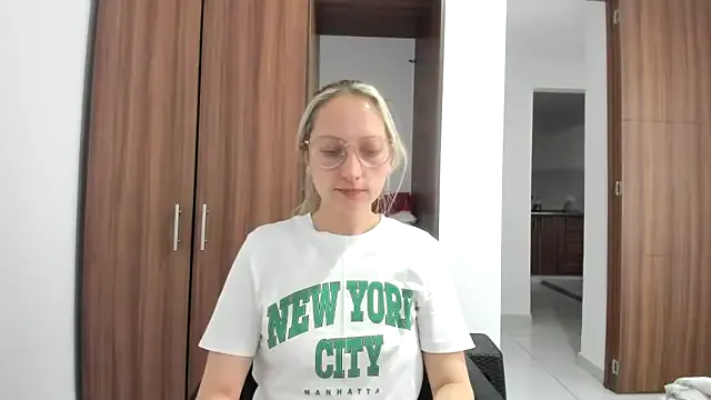 Linalicious – webcam model profile photo Image 10