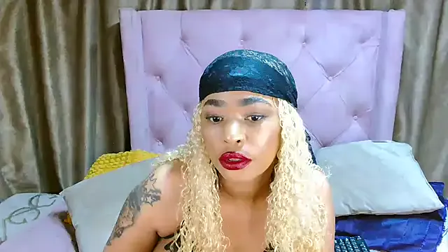 RosieCheeks_ – webcam model profile photo Image 12