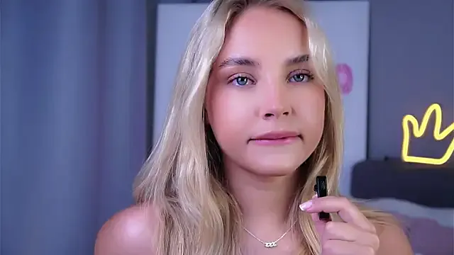 Noeliagglow – webcam model profile photo Image 19