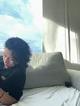 Bambi-Live – webcam model profile photo Image 5