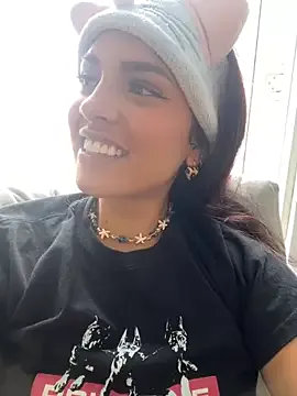 Bambi-Live – webcam model profile photo Image 7