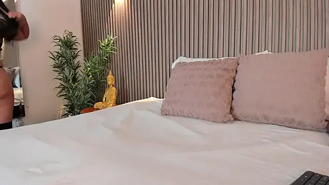 May-Squirt – webcam model profile photo Image 8