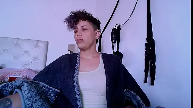 milla_bella – webcam model profile photo Image 6