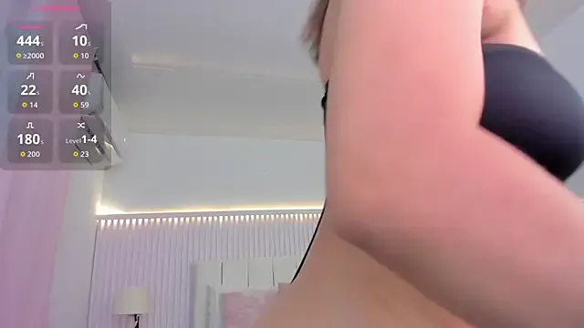 RollDolls – webcam model profile photo Image 17