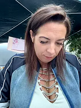 curvyflawless – webcam model profile photo Image 16