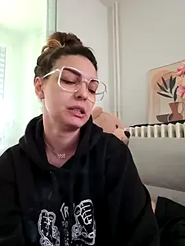 Simone_Miller – webcam model profile photo Image 2