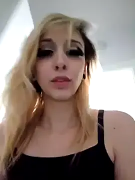 Mia_sweet80 – webcam model profile photo Image 5