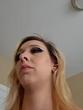 Mia_sweet80 – webcam model profile photo Image 6