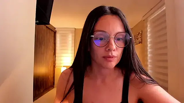 shine_chanel – webcam model profile photo Image 15