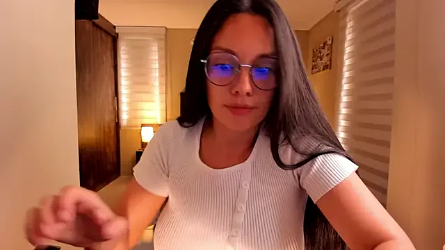 shine_chanel – webcam model profile photo Image 16