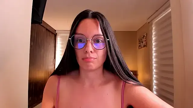 shine_chanel – webcam model profile photo Image 8