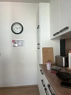 _Alicee_1 – webcam model profile photo Image 6