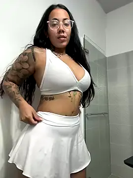 Kiki-vivi – webcam model profile photo Image 19