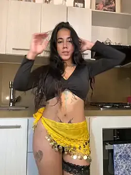 Kiki-vivi – webcam model profile photo Image 5