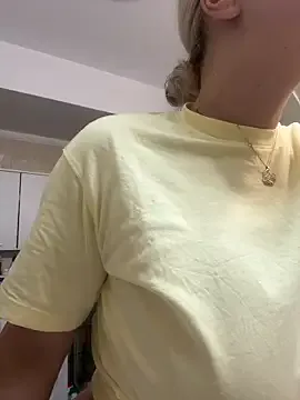 Stefania_PT – webcam model profile photo Image 5