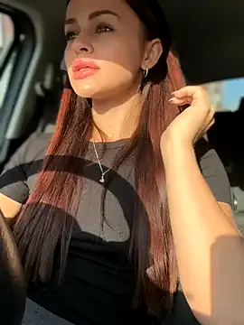 AmiLewis – webcam model profile photo Image 3