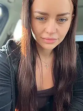 AmiLewis – webcam model profile photo Image 4