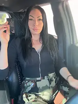 Keep_us_wild – webcam model profile photo Image 12